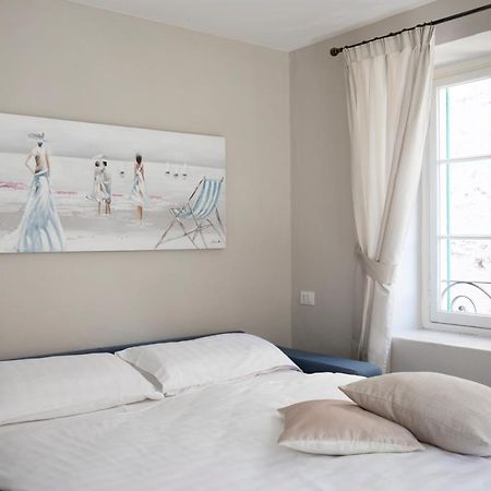 לואינו Charming Moment Di Villa Porta - Borgo Antico מראה חיצוני תמונה