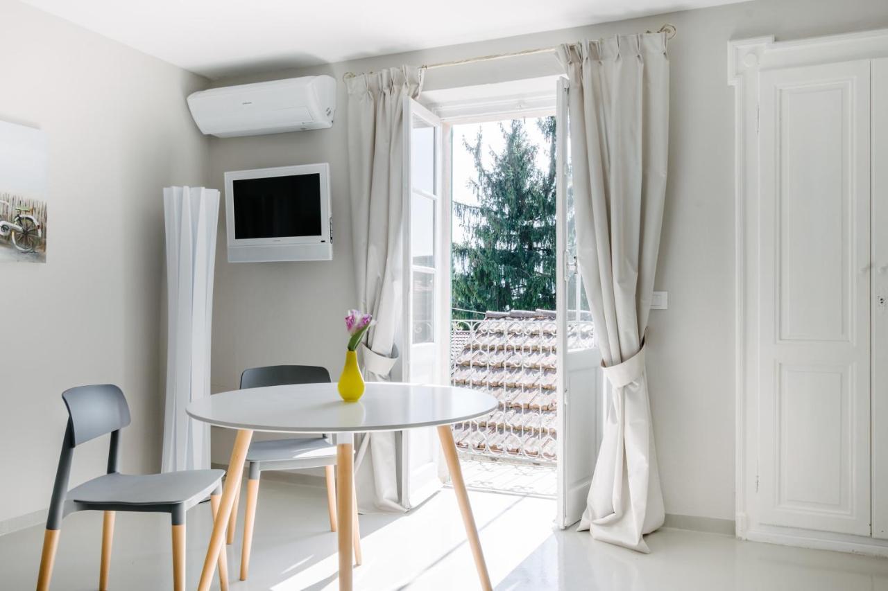 לואינו Charming Moment Di Villa Porta - Borgo Antico מראה חיצוני תמונה